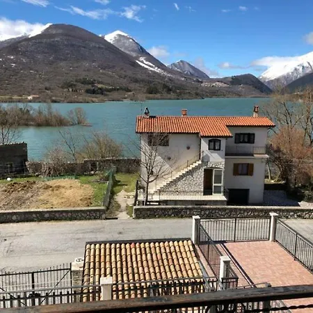 Casa Sul Lago Parco Nazionale D'abruzzo - House On The Lake Side Apartment *