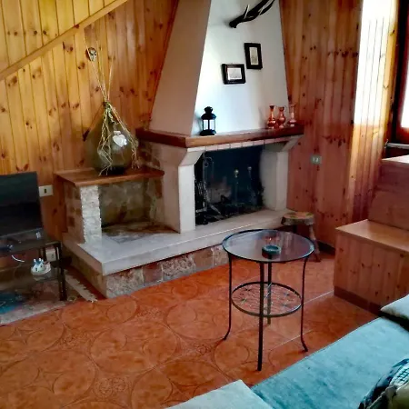 Apartament Casa Sul Lago Parco Nazionale D'abruzzo - House On The Lake Side *