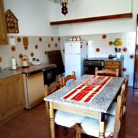 Casa Sul Lago Parco Nazionale D'abruzzo - House On The Lake Side Apartment