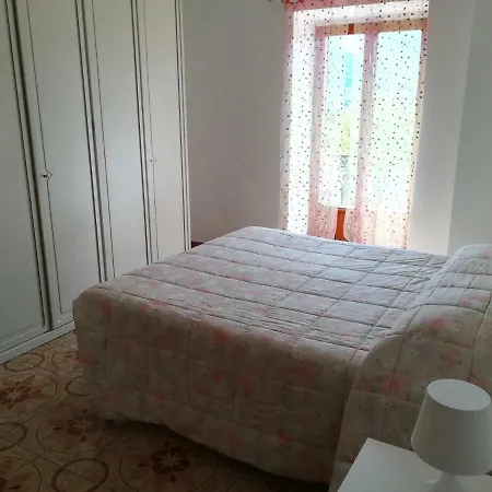 Apartament Casa Sul Lago Parco Nazionale D'abruzzo - House On The Lake Side